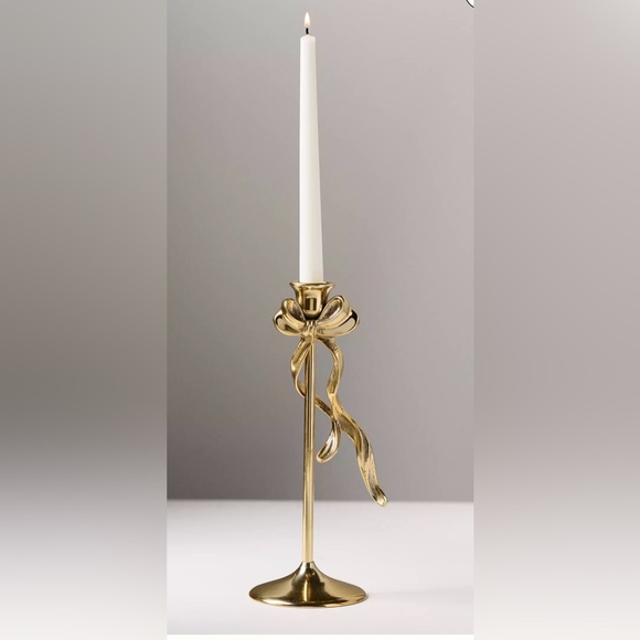 Elegant Gold Bow Candle Holders. Set of 3 handle holders. - Picture 4 of 7